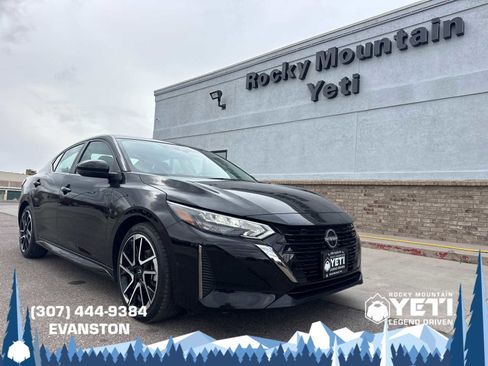 Used 2025 Nissan Sentra SR FWD image 1