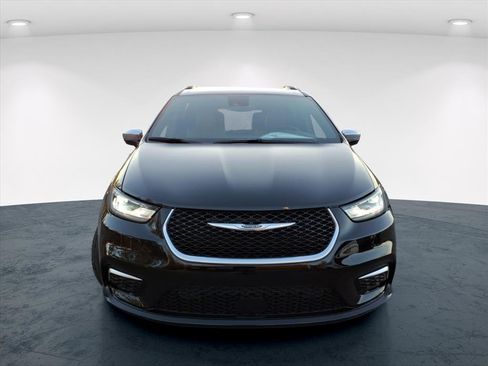 New 2026 Chrysler Pacifica Pinnacle image 4