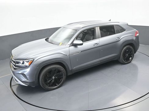 Used 2022 Volkswagen Atlas Cross Sport SE w/ Black Wheel Package image 50