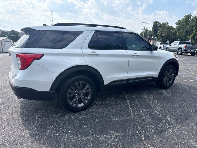 Used 2021 Ford Explorer XLT w/ Equipment Group 202A AWD/4WD image 9