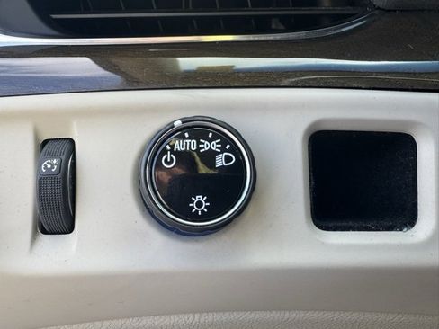 Used 2018 Cadillac Escalade Luxury w/ LPO, Radiant Package image 17