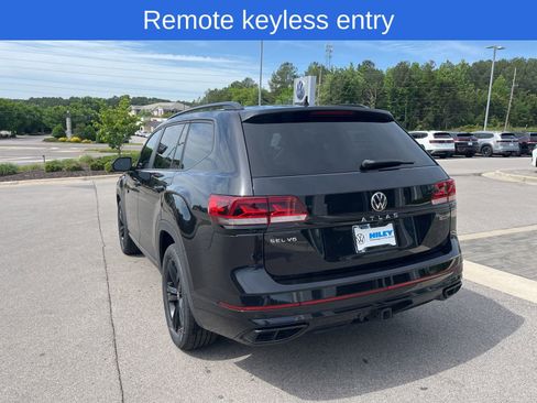 Used 2022 Volkswagen Atlas SEL R-Line AWD/4WD image 8