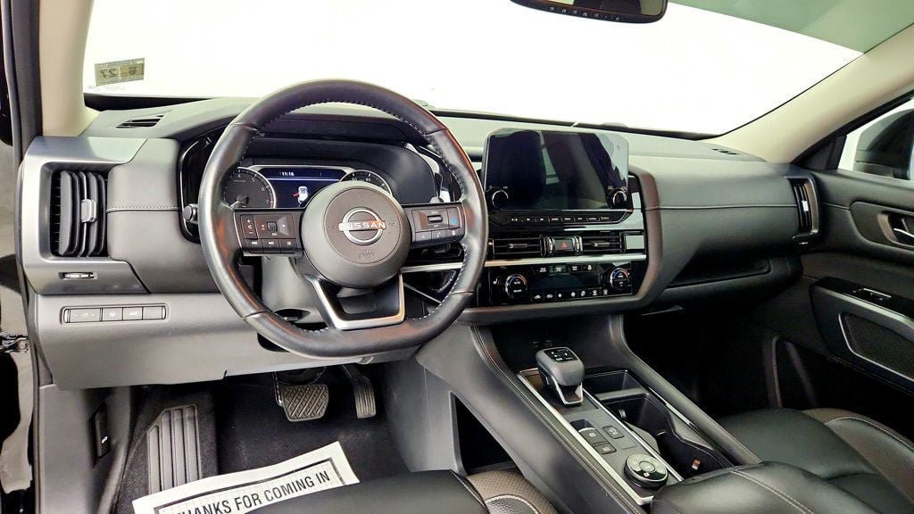 Used 2022 Nissan Pathfinder SL AWD/4WD image 12