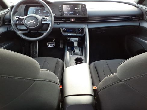 New 2025 Hyundai Elantra Sport image 12