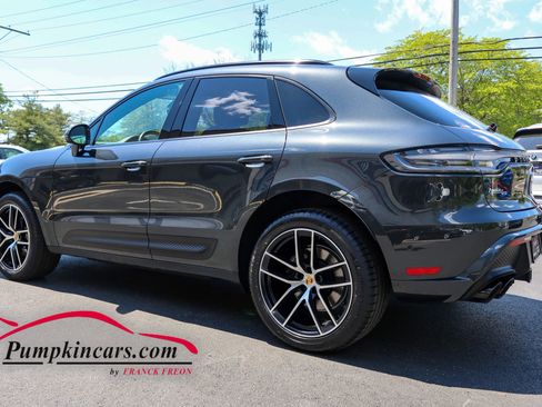 Used 2023 Porsche Macan AWD/4WD image 4