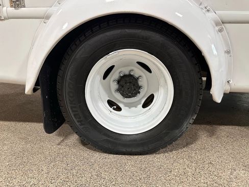 Used 2015 Ford E-350 and Econoline 350 Super Duty image 62