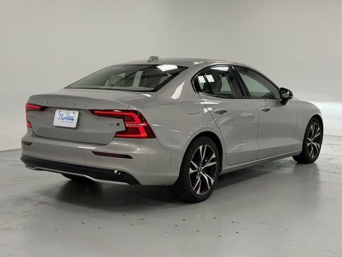 Used 2023 Volvo S60 B5 Plus image 4