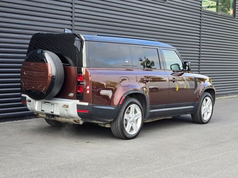 Used 2023 Land Rover Defender 130 SE AWD/4WD image 6
