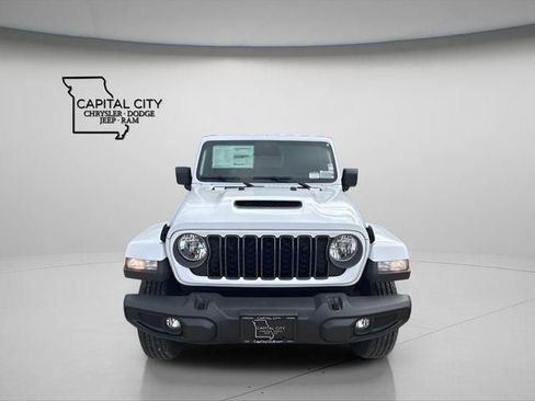 New 2026 Jeep Gladiator Sport AWD/4WD image 2