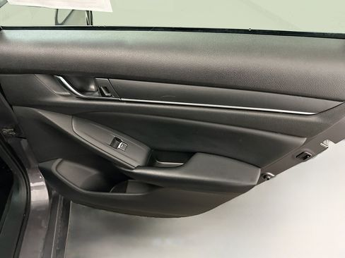 Used 2018 Honda Accord Sport image 30