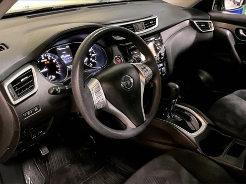 Used 2015 Nissan Rogue SV w/ SV Moonroof Package image 14