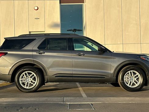 New 2026 Ford Explorer Active w/ Active Comfort Package image 2