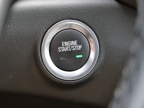 Used 2024 GMC Terrain SLT image 45