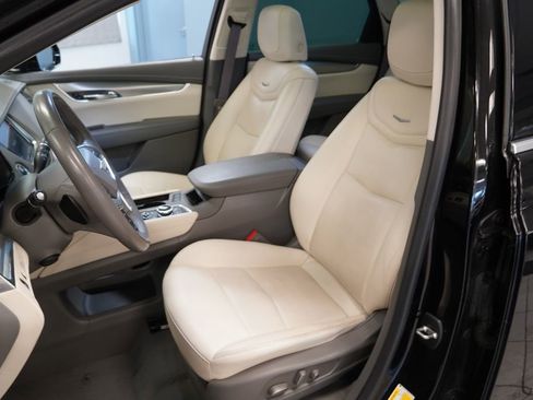 Used 2021 Cadillac XT5 Premium Luxury AWD/4WD image 3