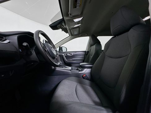 Used 2025 Toyota RAV4 XLE image 13