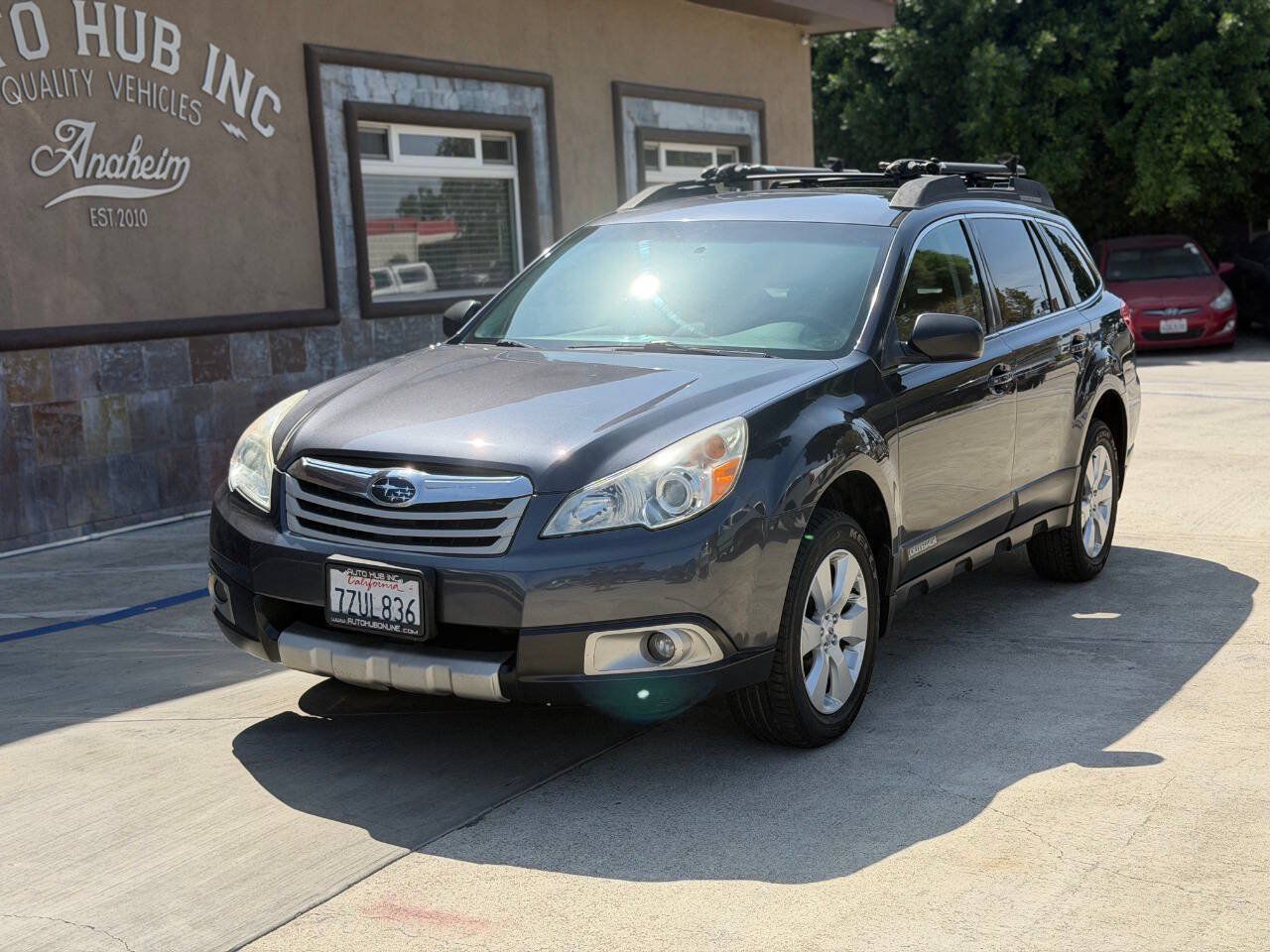 Used 2012 Subaru Outback 2.5i Limited AWD/4WD image 2