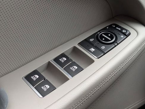 Used 2018 Genesis G80 3.8 image 23