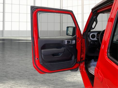 Used 2025 Jeep Wrangler Sport S image 18