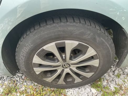 Certified 2022 Toyota Prius XLE AWD/4WD image 6