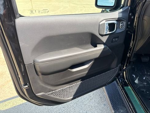New 2026 Jeep Wrangler Unlimited Sahara AWD/4WD image 17