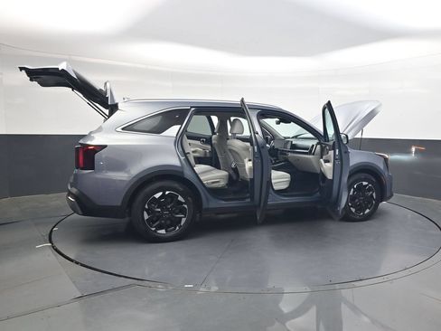 Used 2025 Kia Sorento S FWD image 35