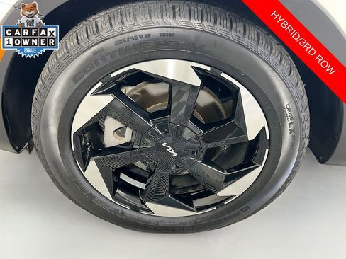 Certified 2025 Kia Sorento EX image 32