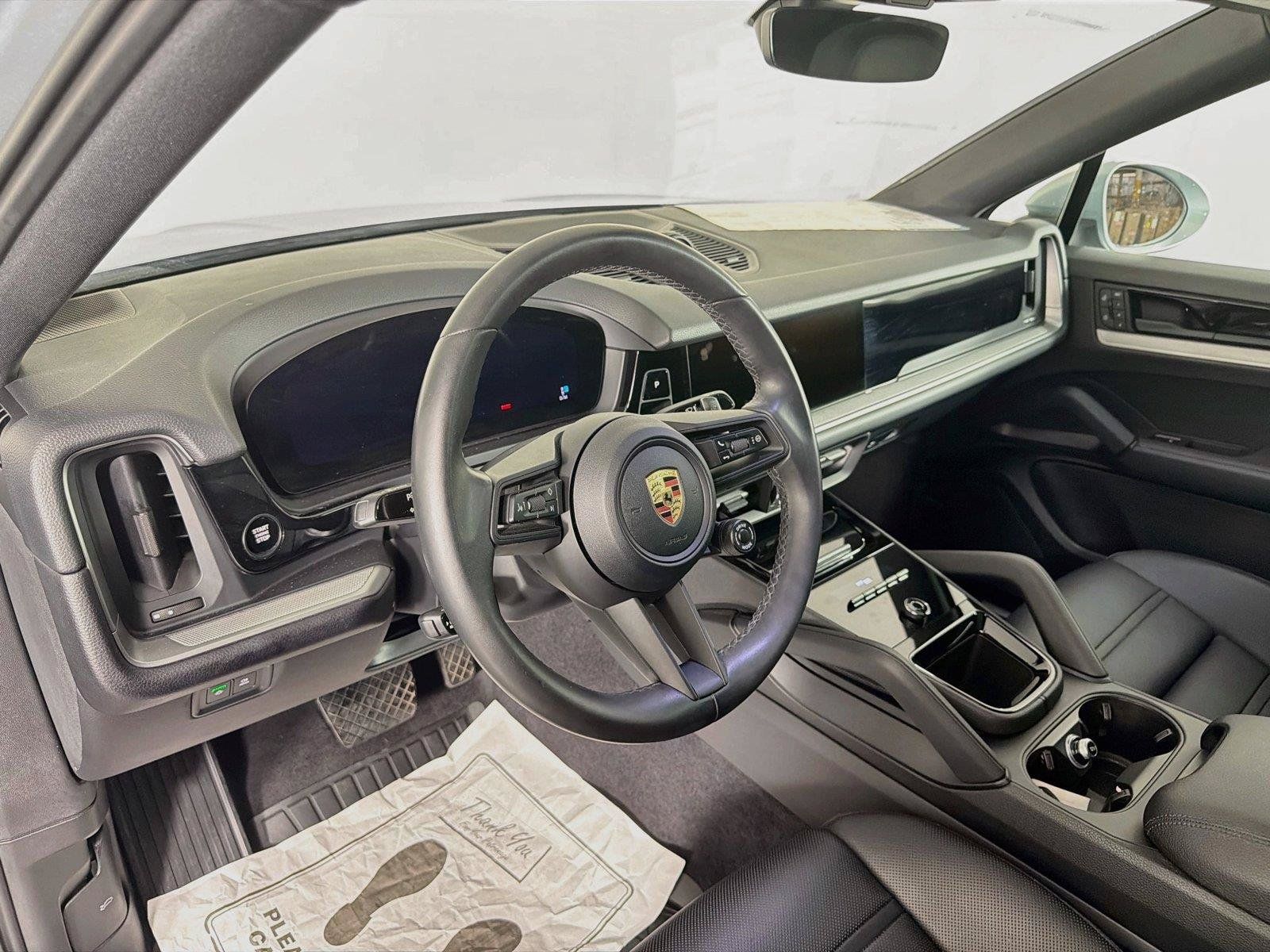 Certified 2024 Porsche Cayenne Coupe AWD/4WD image 4