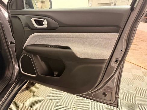 Used 2023 Jeep Compass Latitude image 15