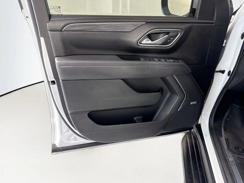 Used 2021 GMC Yukon SLT w/ Rear Media and Nav Package AWD/4WD image 25