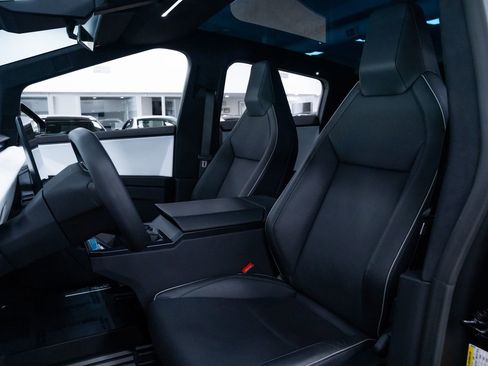 Used 2024 Tesla Cybertruck AWD Crew Cab image 16