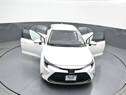Certified 2025 Toyota Corolla LE image 45