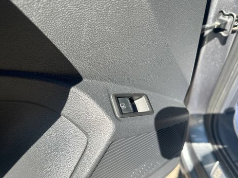 Certified 2023 Volkswagen Taos SE AWD/4WD image 19