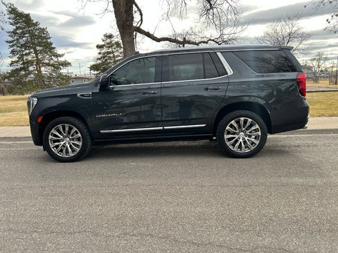 Used 2021 GMC Yukon Denali w/ Denali Premium Package image 2