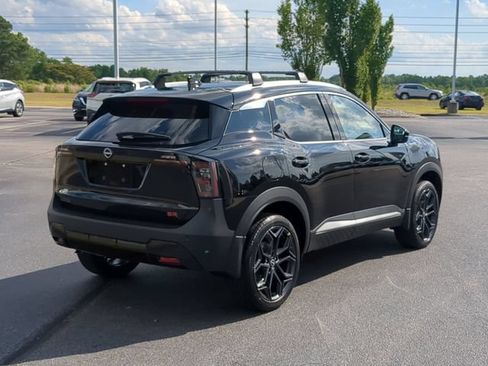 New 2026 Nissan Kicks SR w/ Cold Weather Package FWD image 3