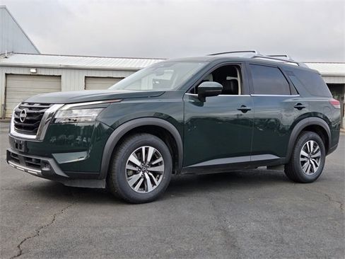 Certified 2023 Nissan Pathfinder SL image 4