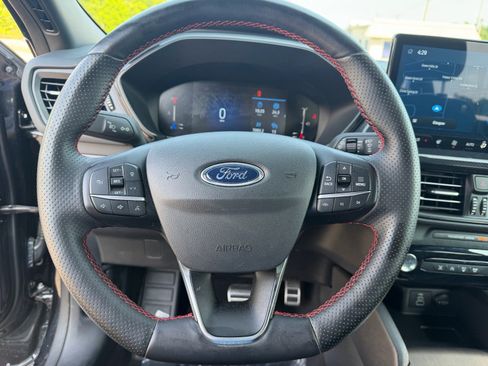 Used 2024 Ford Escape ST-Line w/ Tech Pack #1 FWD image 30