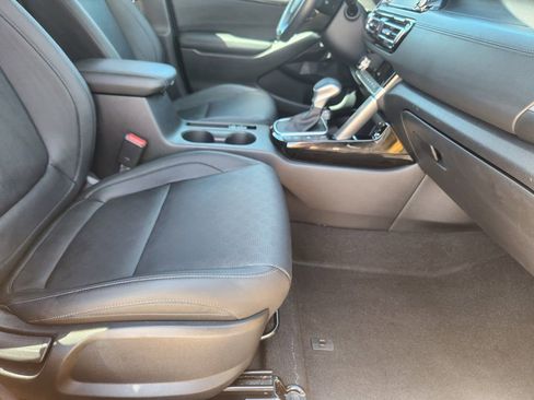 Certified 2022 Kia Seltos SX w/ Sunroof Package AWD/4WD image 18