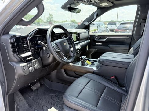 Used 2026 Chevrolet Silverado 1500 High Country w/ High Country Premium Package AWD/4WD image 10
