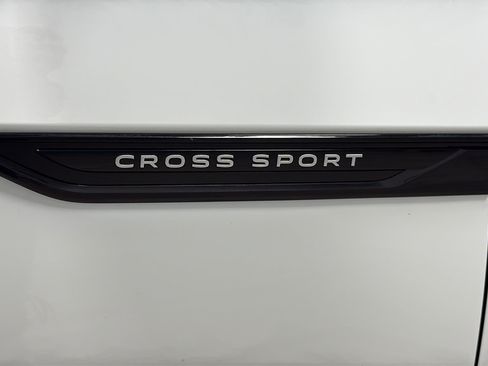 Used 2023 Volkswagen Atlas Cross Sport SEL R-Line AWD/4WD image 38