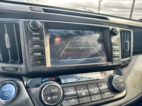 Used 2018 Toyota RAV4 Limited image 25