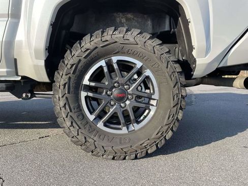 Used 2024 Toyota Tacoma TRD Sport image 9