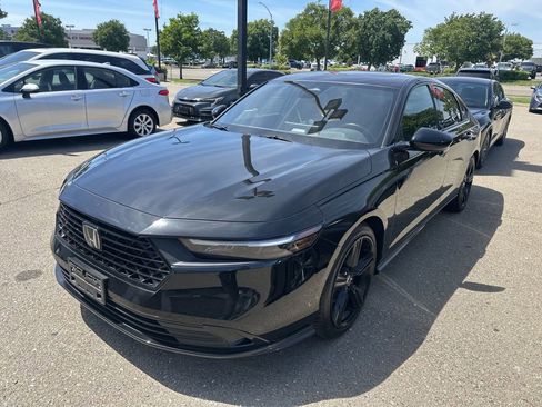 Used 2024 Honda Accord Sport image 3