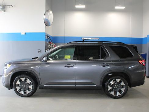 New 2026 Honda Pilot Touring image 8
