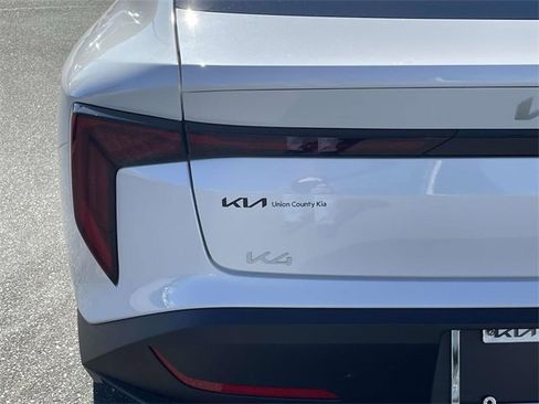 New 2025 Kia K4 LXS image 10