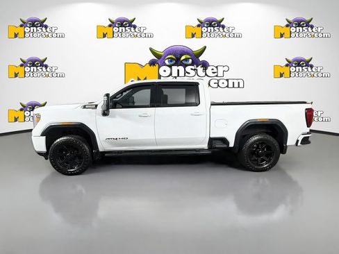 Used 2022 GMC Sierra 2500 AT4 w/ AT4 Preferred Package AWD/4WD image 8