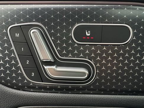 Used 2025 Mercedes-Benz GLA 250 4MATIC image 15