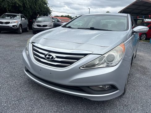 Used 2014 Hyundai Sonata SE w/ Premium Package 03 FWD image 2