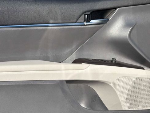 Used 2024 Toyota Camry SE image 17