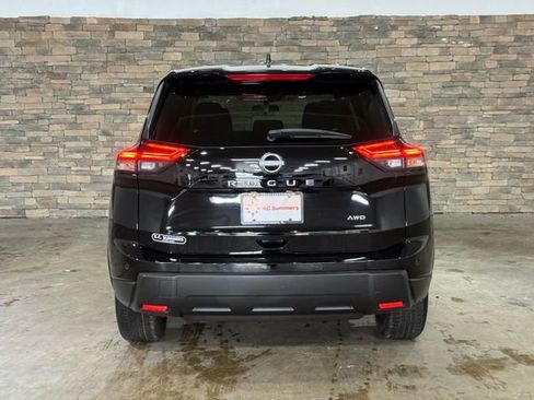Certified 2025 Nissan Rogue SV image 7