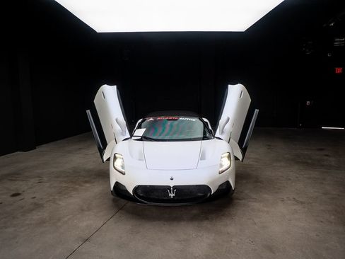 Used 2022 Maserati MC20 Coupe RWD image 5